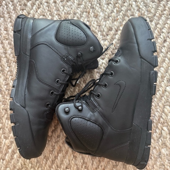 Nike Other - Nike Air Nevist ACG in VGUC